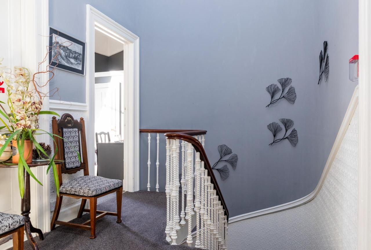 Claremont Guesthouse เอดินบะระ ภายนอก รูปภาพ